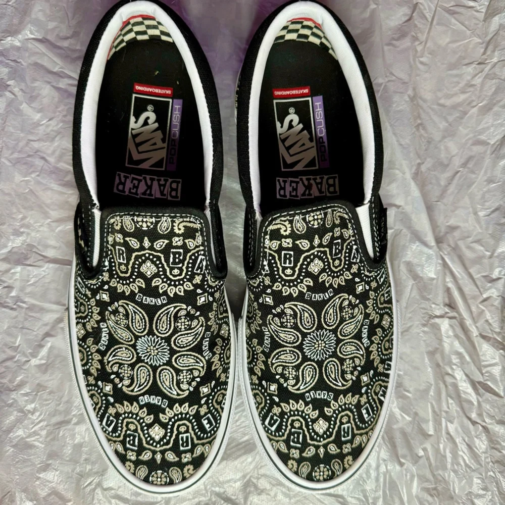 NEW VANS - Picture 1 of 3